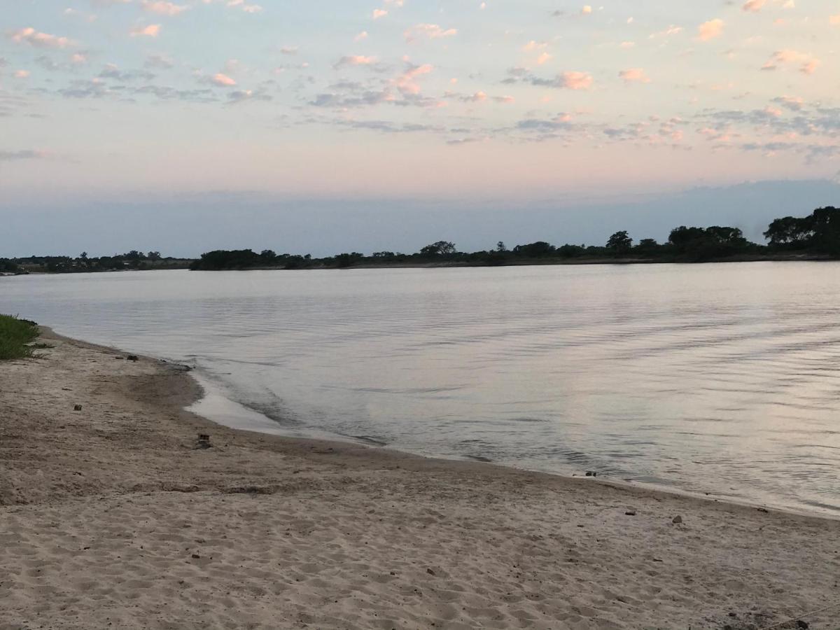 La Mansa Riverside Esquina  Εξωτερικό φωτογραφία
